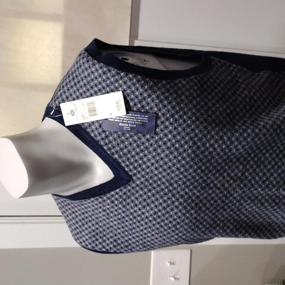 Austin Reed mens gray and blue diamonds merino wool v-neck vest. NWT. Medium